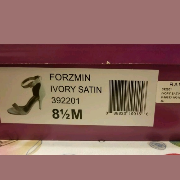 Shoes - Picture 2 of 8